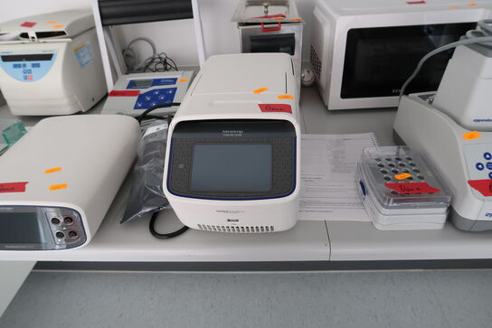 MiniAmp Thermal Cycler APPLIED BIOSYSTEMS 