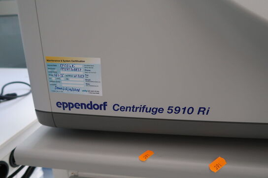 Centrifuge EPPENDORF 5910 Ri med div. Tilbehør
