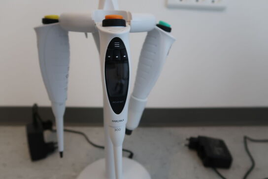 Stativ med 4 stk. pipetter SARTORIUS
