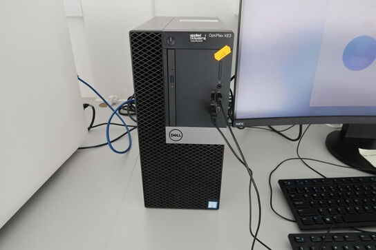 Computerskærm NEC MultiSync EX341R, computer DELL OptiPlex XE3, tastatur, mus m.m.