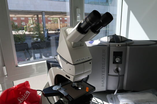 Microscope LEICA DM2500 LED med div. Tilbehør