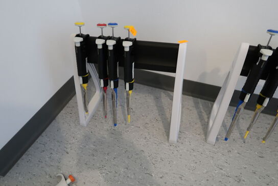 Stativ med 4 stk. pipetter VWR