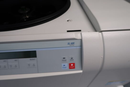Centrifuge THERMO SCIENTIFIC SL 40R med div. Tilbehør