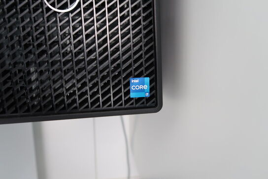 Computerskærm DELL samt computer DELL OptiPlex XE4