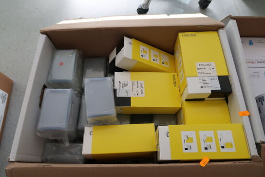 Kasse med div. Laboratorieudstyr SARTORIUS