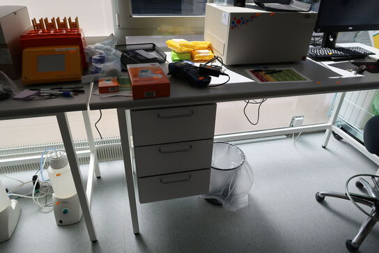 Arbejdsbord ZYSTM uden indhold