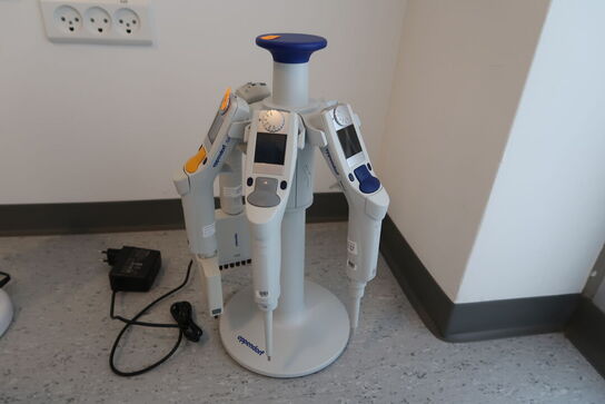 Stativ med 4 stk. pipetter EPPENDORF