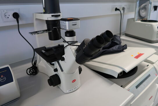 Mikropskop MOTIC AE2000 TRI