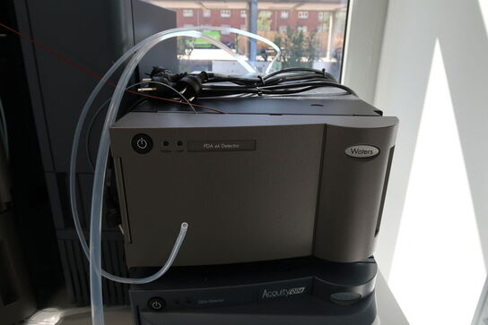 UPLC System WATERS ACQUITY PREMIER Sample Manager FTN, Quaternary Solvent Manager, PDA eY Detector m.fl.