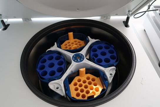 Centrifuge EPPENDORF 5910 Ri med div. Tilbehør