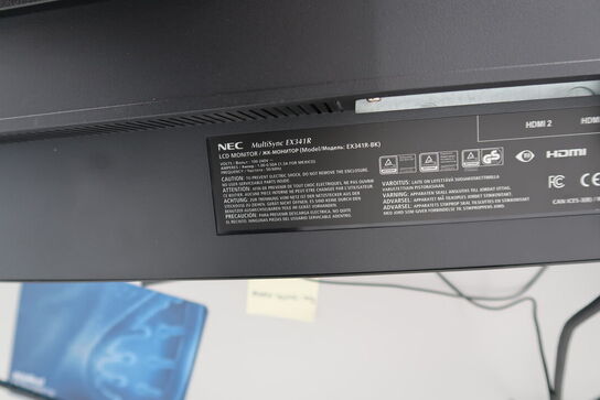 Computerskærm NEC MultiSync EX341R, computer DELL OptiPlex XE3, tastatur, mus m.m.