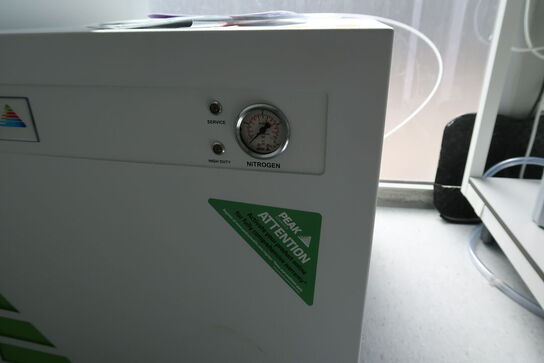 Nitrogen generator PEAK SCIENTIFIC Genius SQ 24