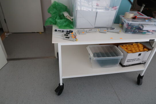 Opbevaringsbord uden indhold