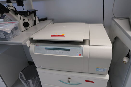Centrifuge THERMO SCIENTIFIC SL 40R med div. Tilbehør