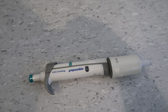 Stativ med 4 stk. pipetter EPPENDORF