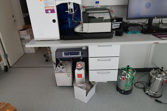 2 stk. arbejdsborde ZYSTM uden indhold