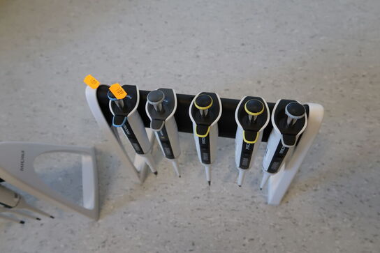 Stativ med 5 stk. pipetter SARTORIUS