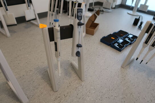 Stativ med 2 stk. pipetter 