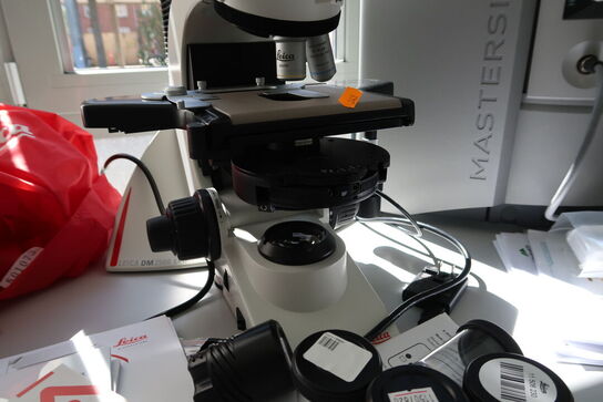 Microscope LEICA DM2500 LED med div. Tilbehør