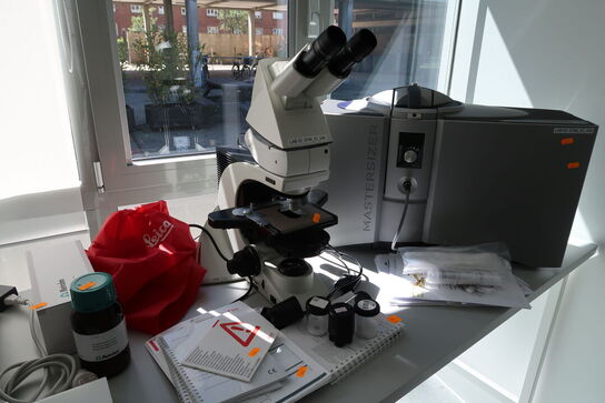 Microscope LEICA DM2500 LED med div. Tilbehør