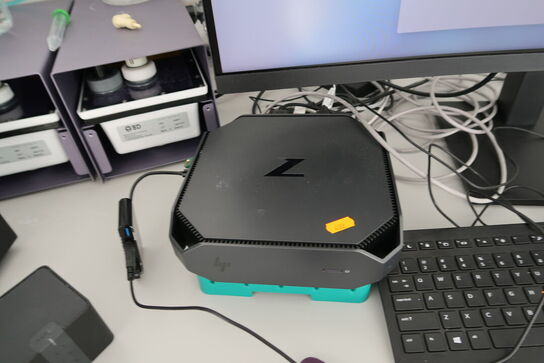 Computer HP Z2 Mini G5 Workstation, Computerskærm HP P34HC G4