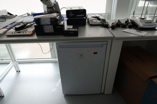 Arbejdsbord ZYSTM uden indhold