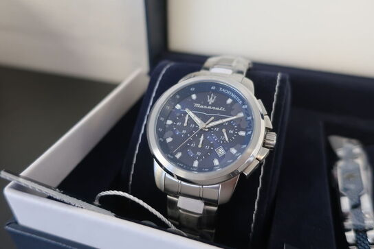 Herreur samt armbånd MASERATI Successo 44 mm.