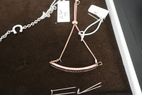 Diverse smykker HOT DIAMONDS