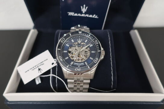 Herreur MASERATI Sfida 44 mm. 