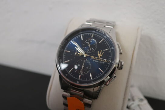 Herreur MASERATI Sorpasso 42 mm. 