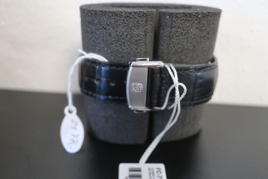 Herreur FREDERIQUE CONSTANT Manufacture Moonphase 42 mm.  