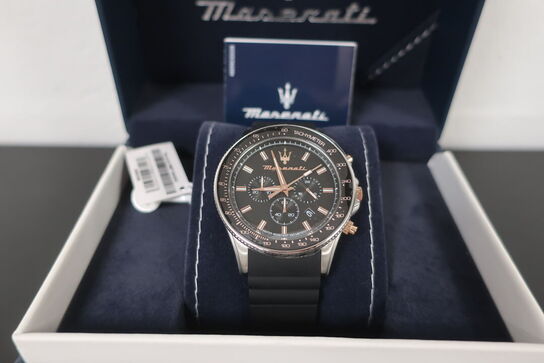 Herreur MASERATI Sfida 44 mm. 