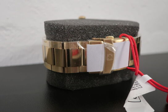 Herreur SWISS MILITARY Golden Beech 42 mm.