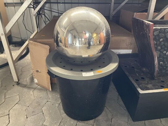 Springvands spejlkugle