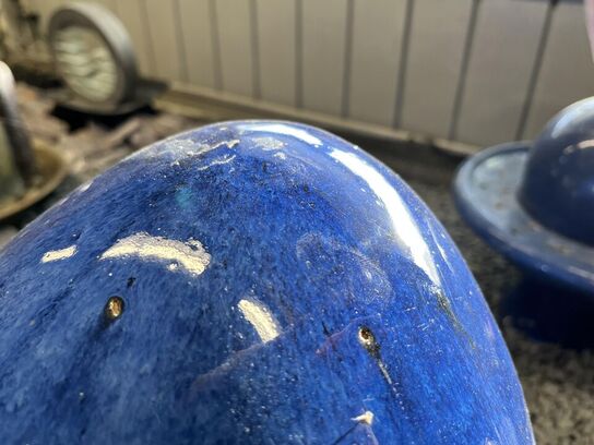 To glaserede pyntesten