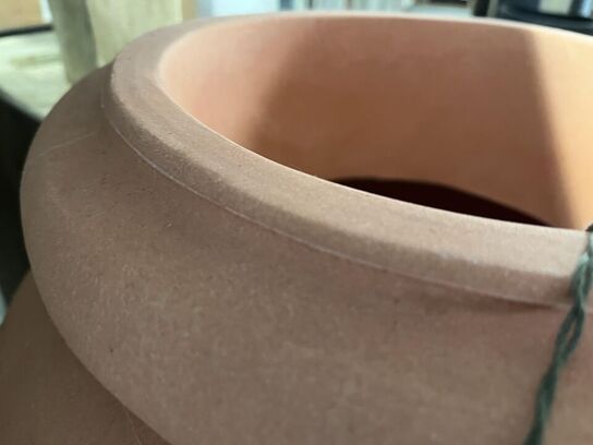 To store krukker, plast