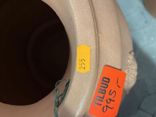 To store krukker, plast