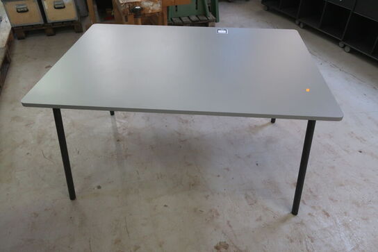 klapsammen bord FOUR DESIGN 