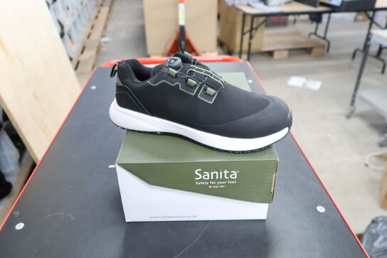 Sikkerhedssko Str. 44 SANITA Model: PRENIT S1P