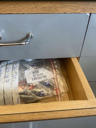 Indhold i skuffer nægler mm ( se foto)