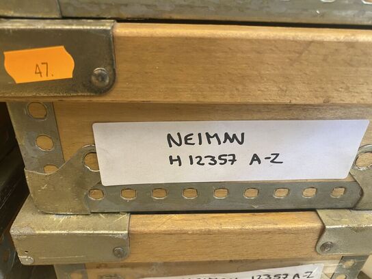 11 stk. kasser med nøgler