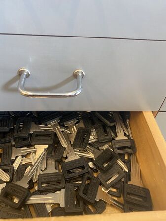 Indhold i skuffer nægler mm ( se foto)