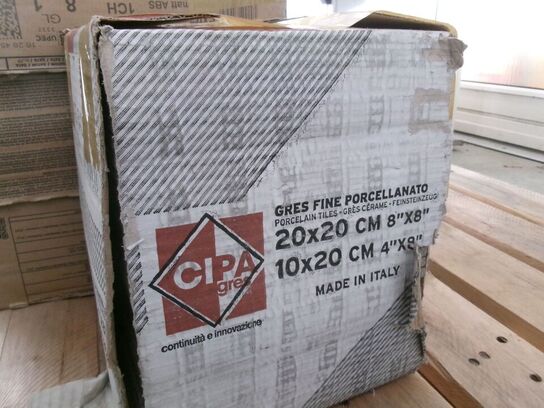 36 stk. klinker 30 x 30 cm, lys grå