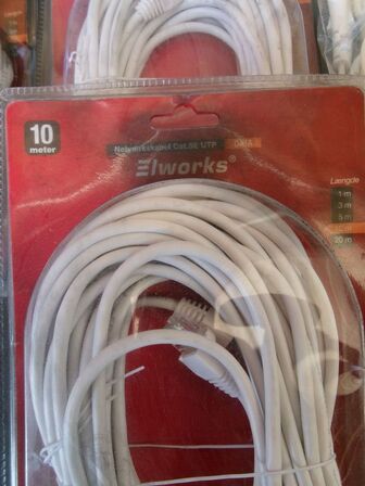 Diverse netværkskabler m.m.