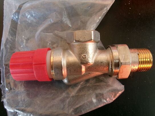 3 stk. termostater, 1 manometer m.m.