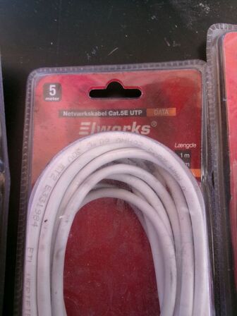 Diverse netværkskabler m.m.