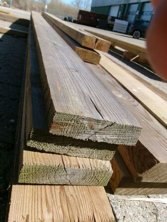 36 m brædder 2,8 x 10,4 cm, trykimprægneret