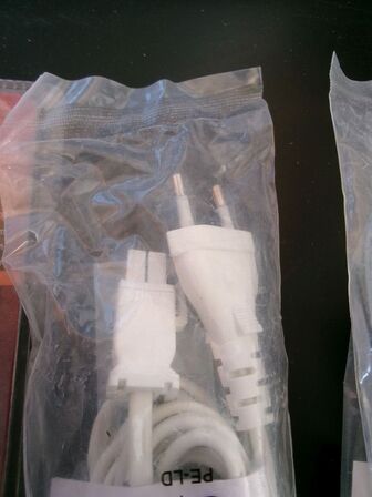 Diverse netværkskabler m.m.