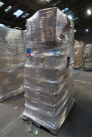 Palle med stort parti glas vaser