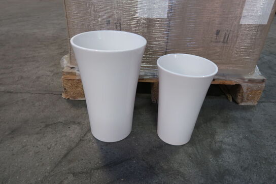 136 stk. ass. Vase Tulip hvid 